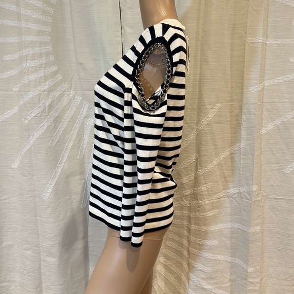 Alexander McQueen Striped Chain Cold-Shoulder Sweater - Picture 6 of 14